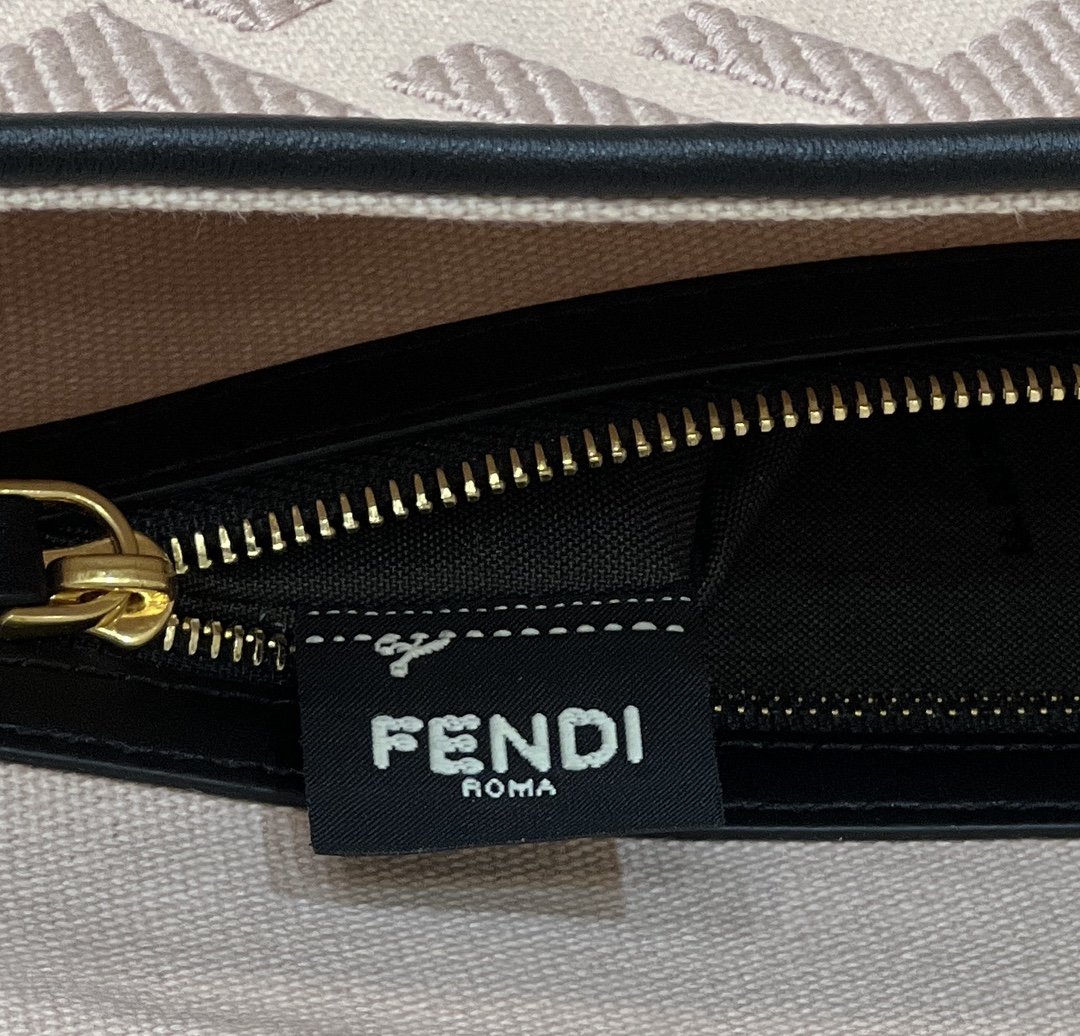F**di Baguette Color Block FF Canvas Bag 03