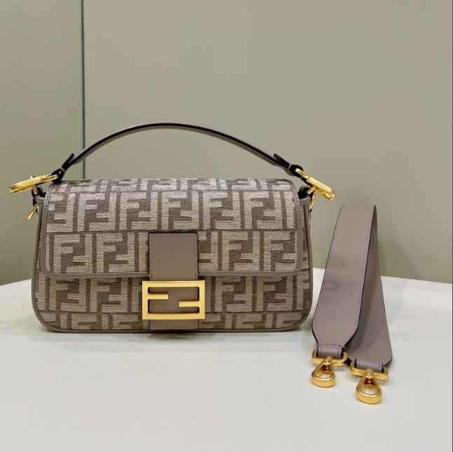 F**di Iconic Baguette Crossbody Bag 27cm 03