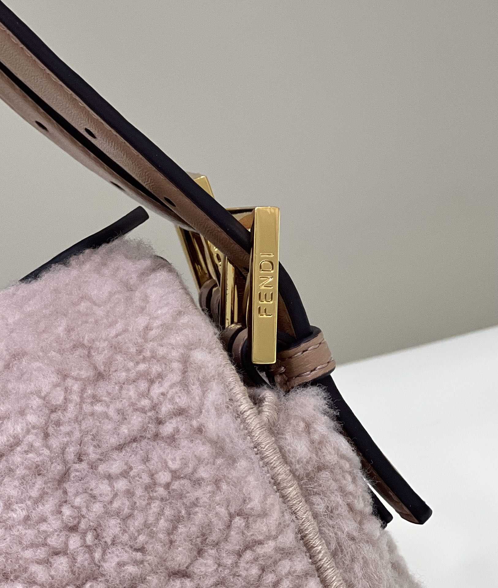 F**di Baguette Crossbody Beige Sheepskin Bag Pink