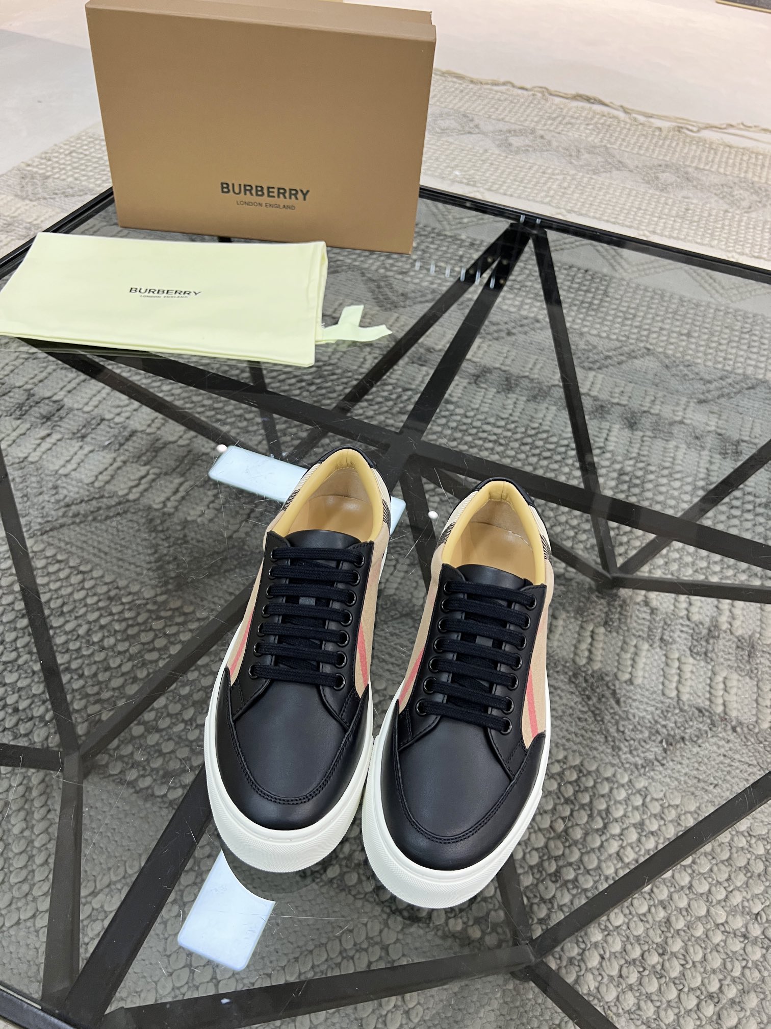 Bv*b*rry Sneakers
