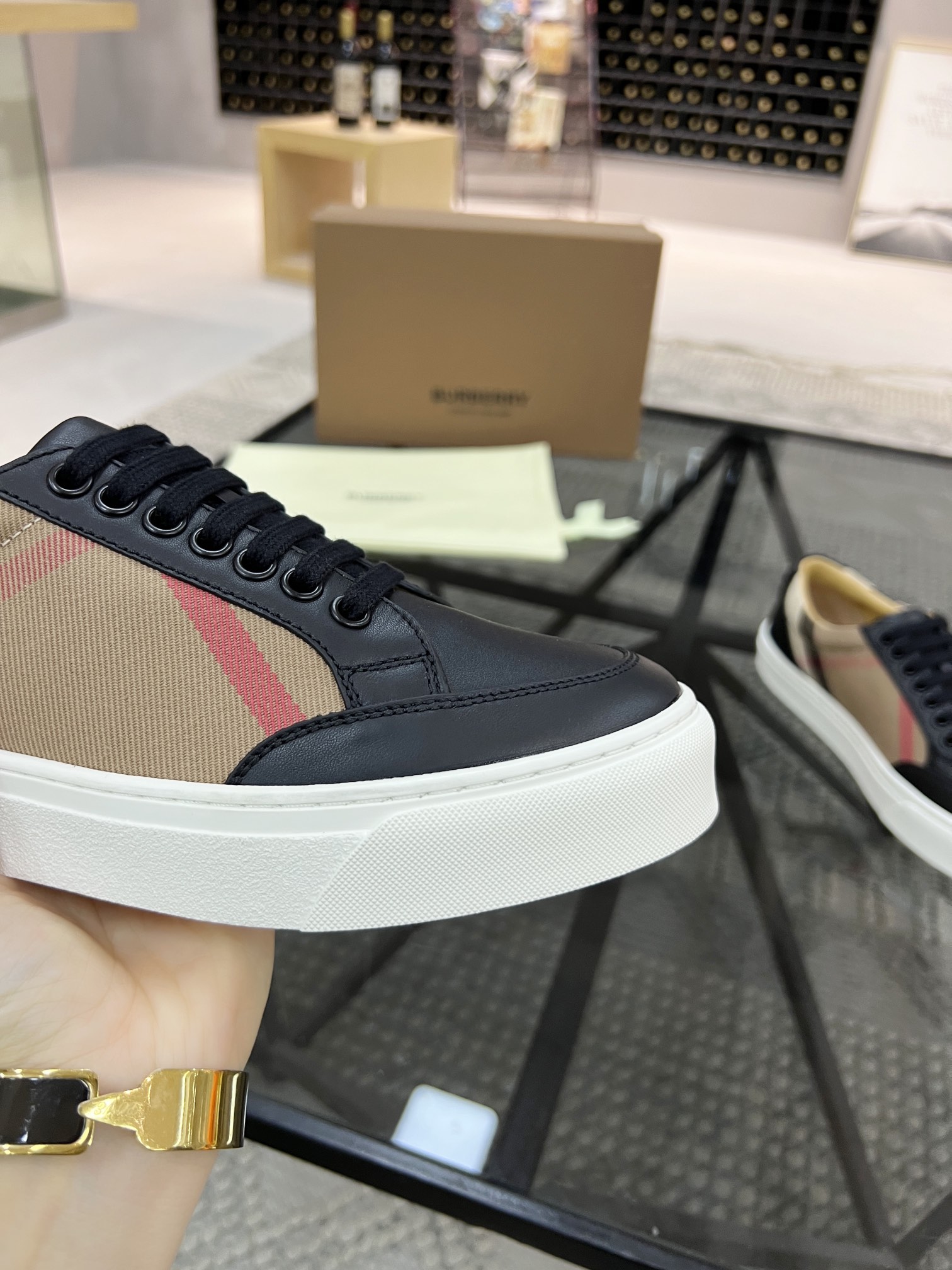 Bv*b*rry Sneakers