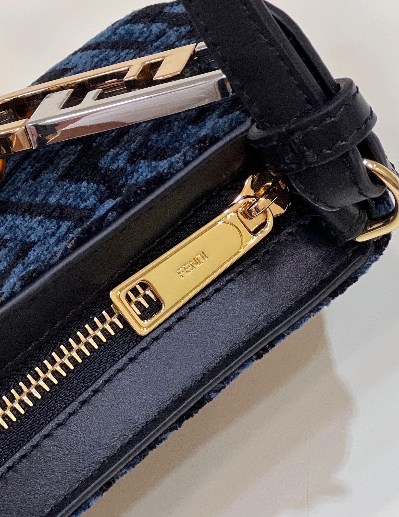F**di O’Lock Bag 32CM Blue