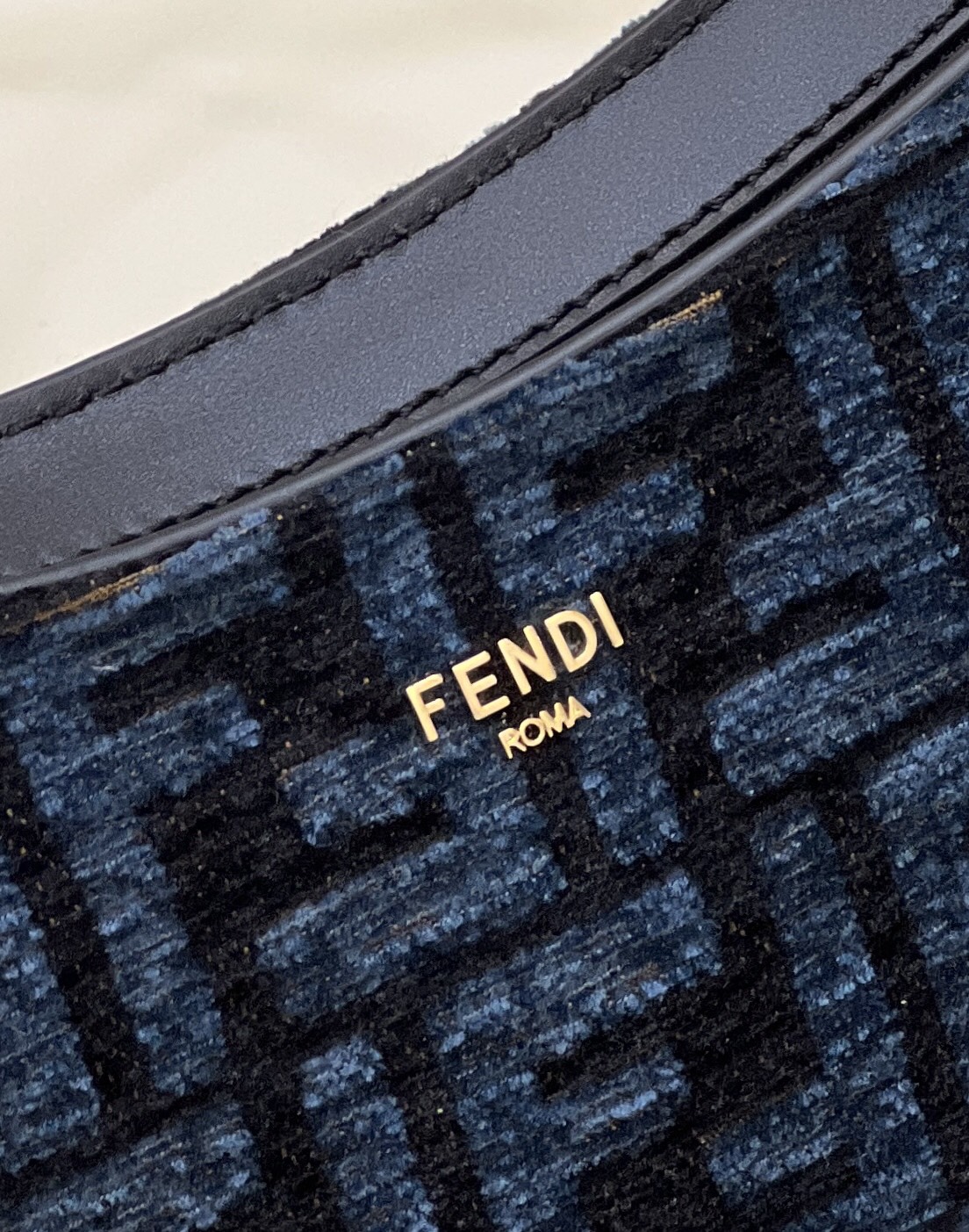 F**di O’Lock Bag 32CM Blue