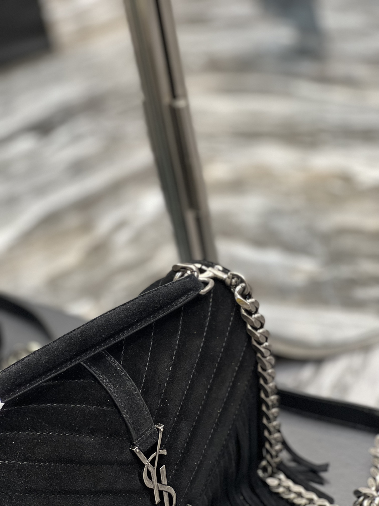 Y51 Medium College Fringed Tote Black