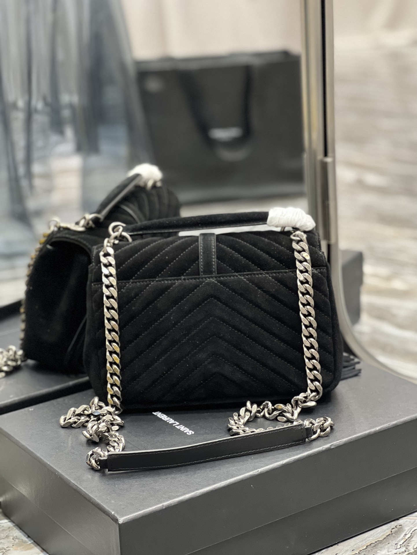 Y51 Medium College Fringed Tote Black