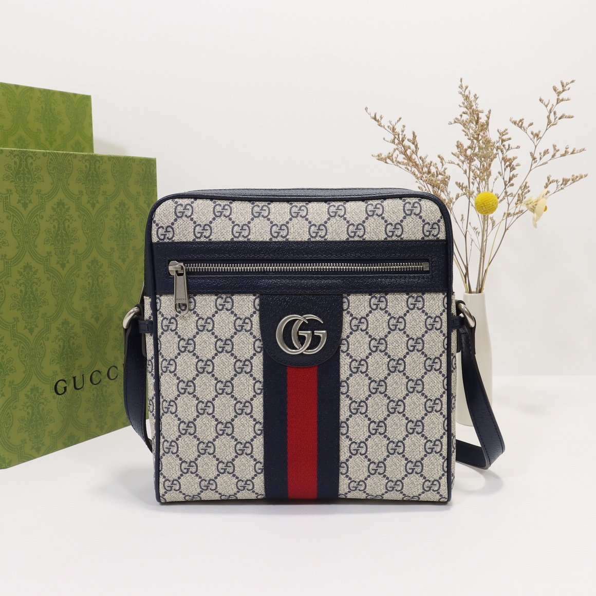 Gvc*1 Shoulder Bag 23cm