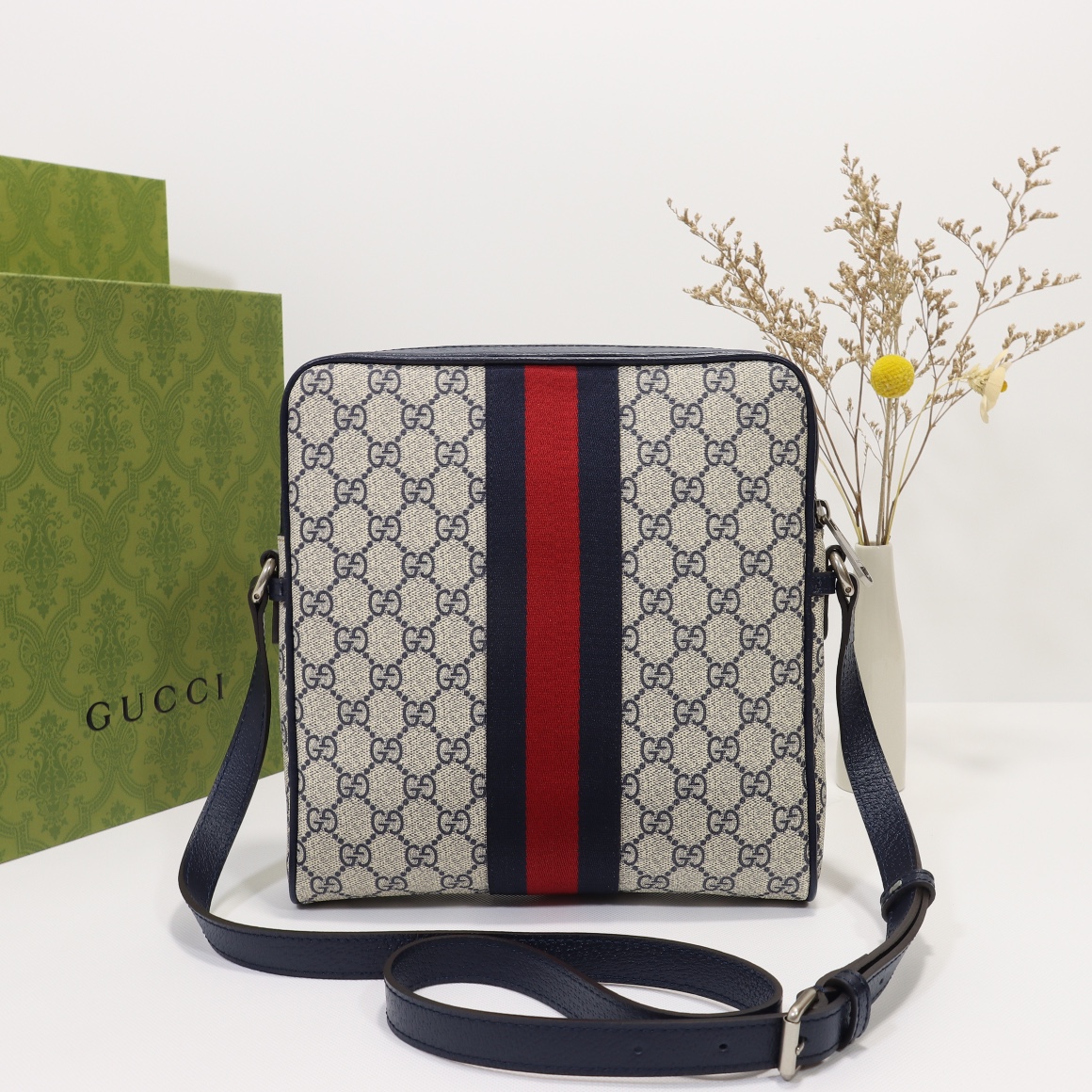 Gvc*1 Shoulder Bag 23cm