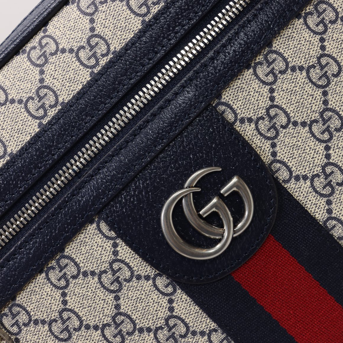 Gvc*1 Shoulder Bag 23cm