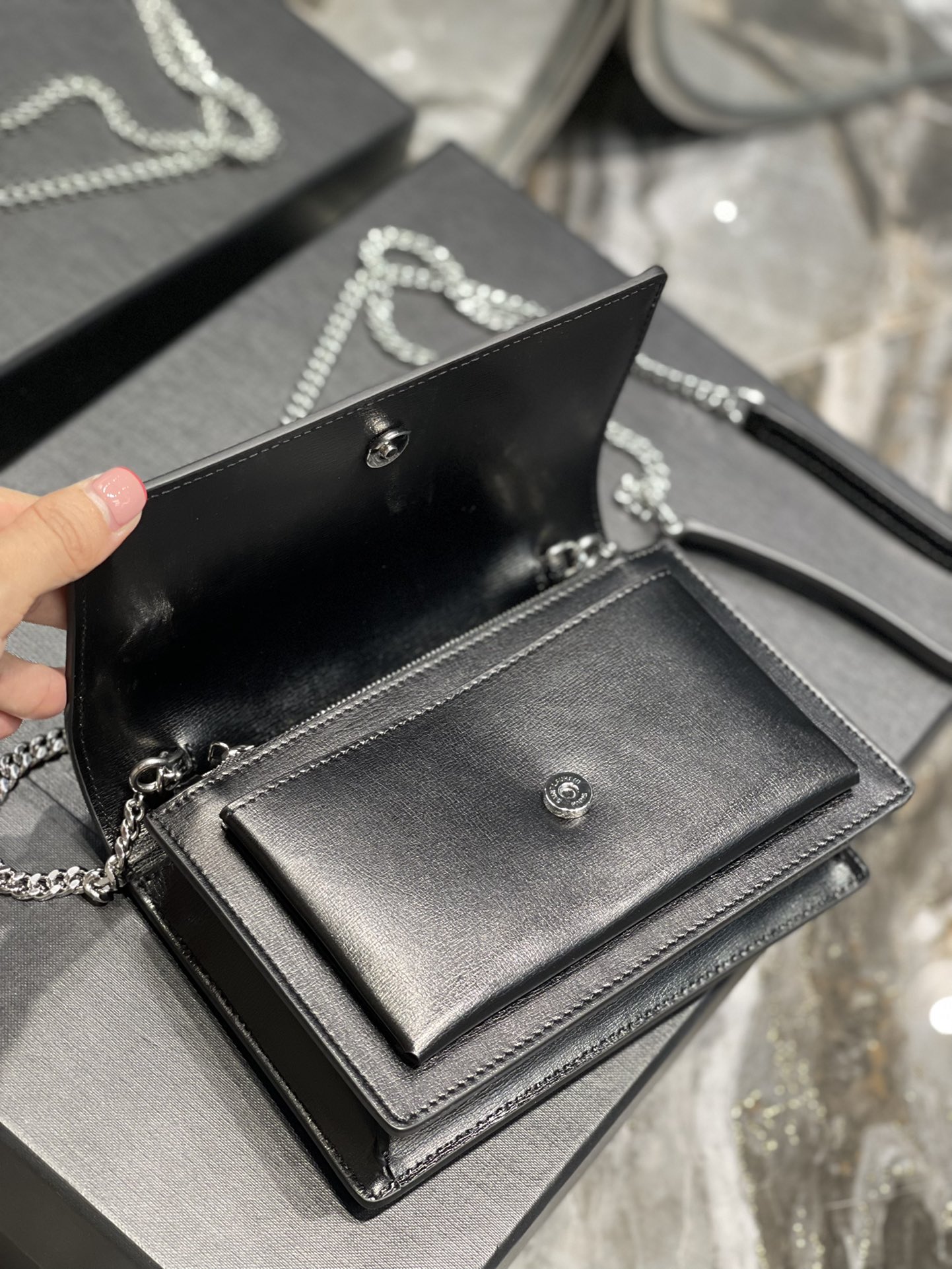 Y51 Sunset Shoulder Bag 19cm Black 02
