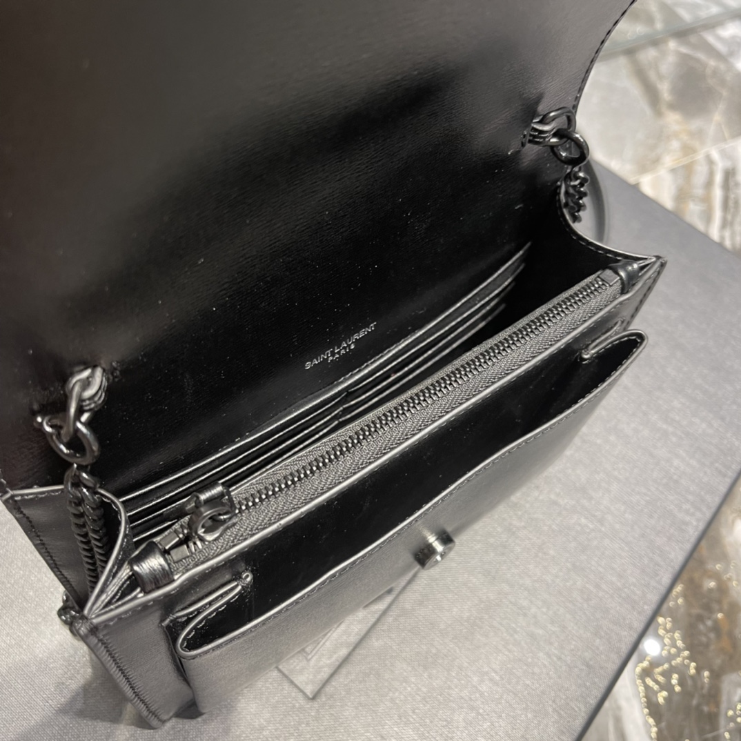 Y51 Sunset Shoulder Bag 19cm Black Hardware