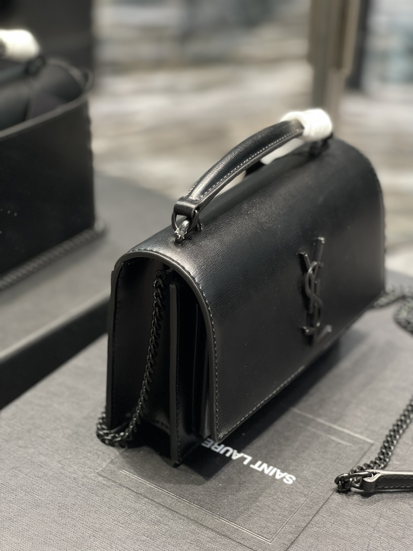 Y51 Sunset Shoulder Bag 19cm Black Hardware