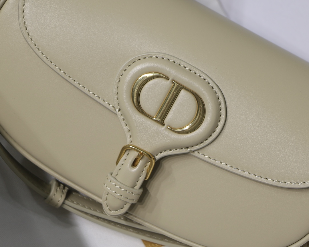 D10r Bobby East-West Bag Beige