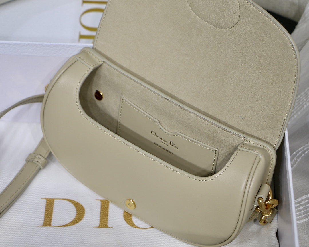 D10r Bobby East-West Bag Beige