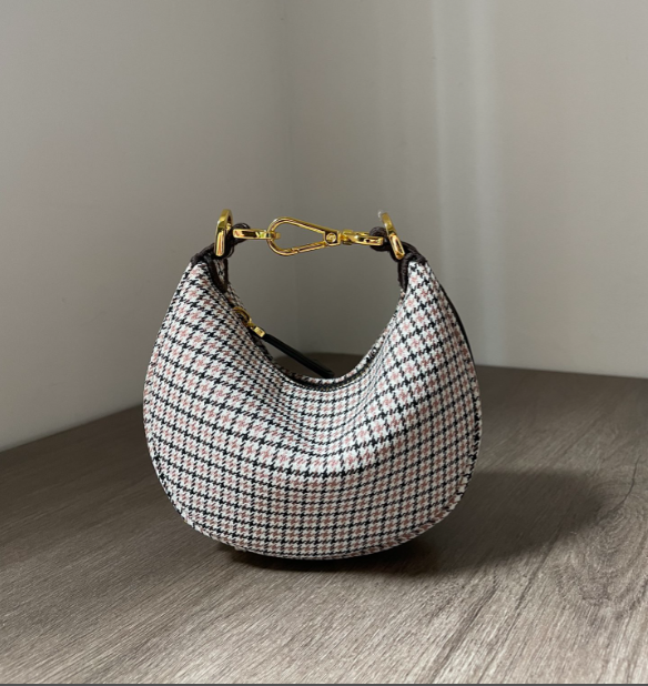 F**di Praphy Bag 16.5cm