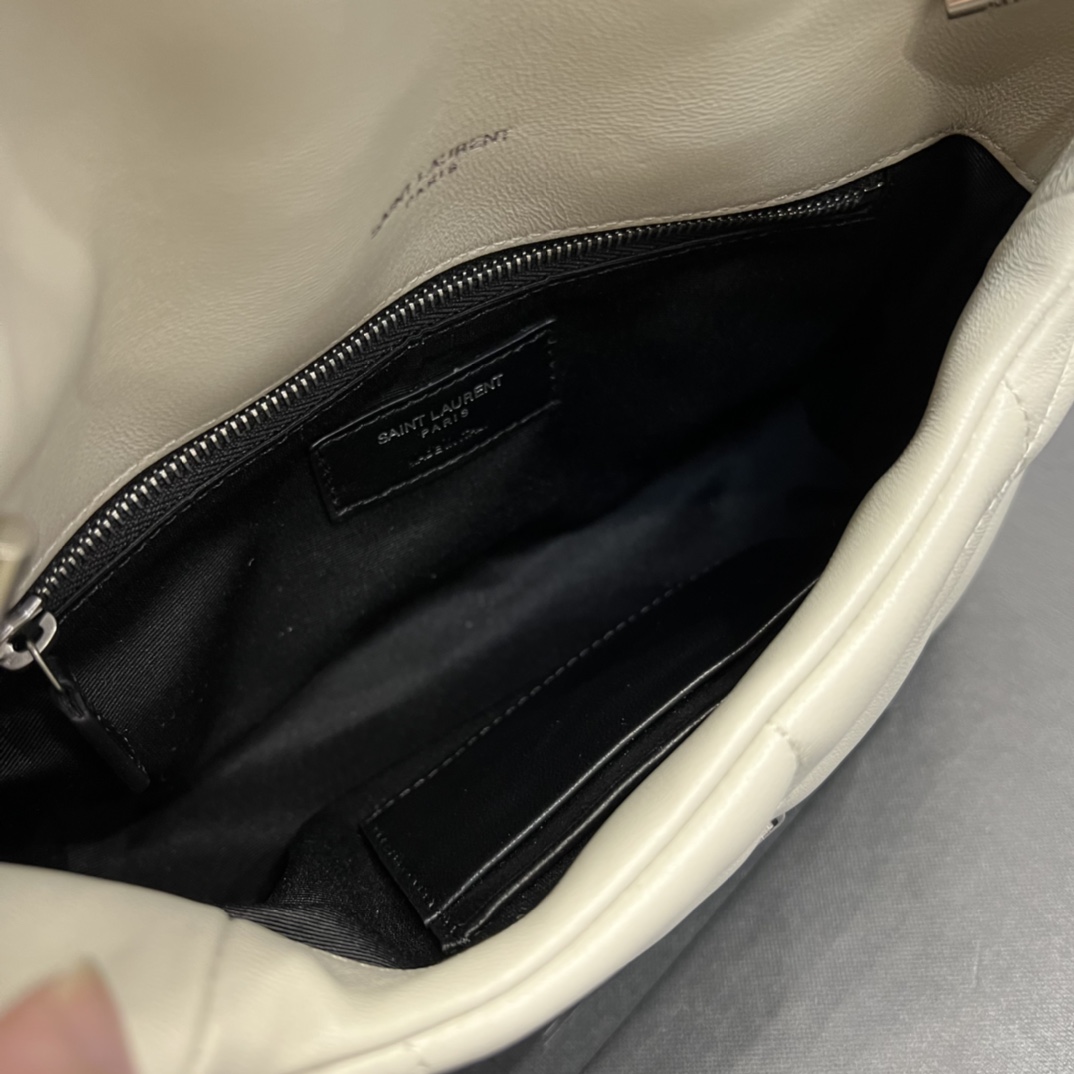 Y51 Puffer White bag 24cm 001