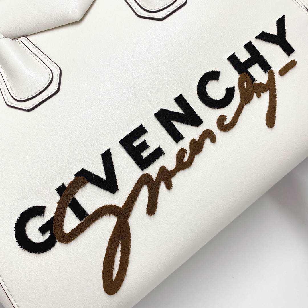 Givenchy Antigona Hanbag White
