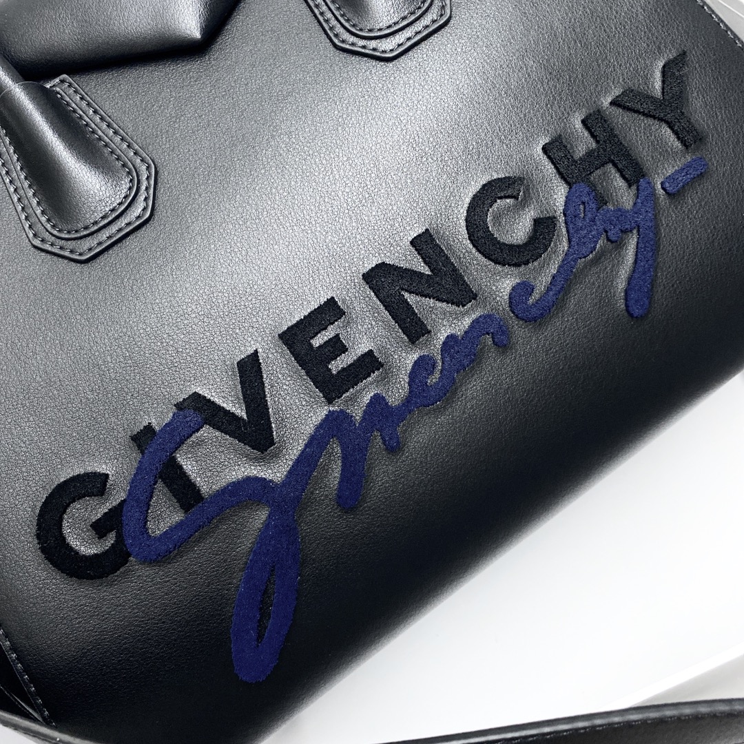 Givenchy Antigona Hanbag Black