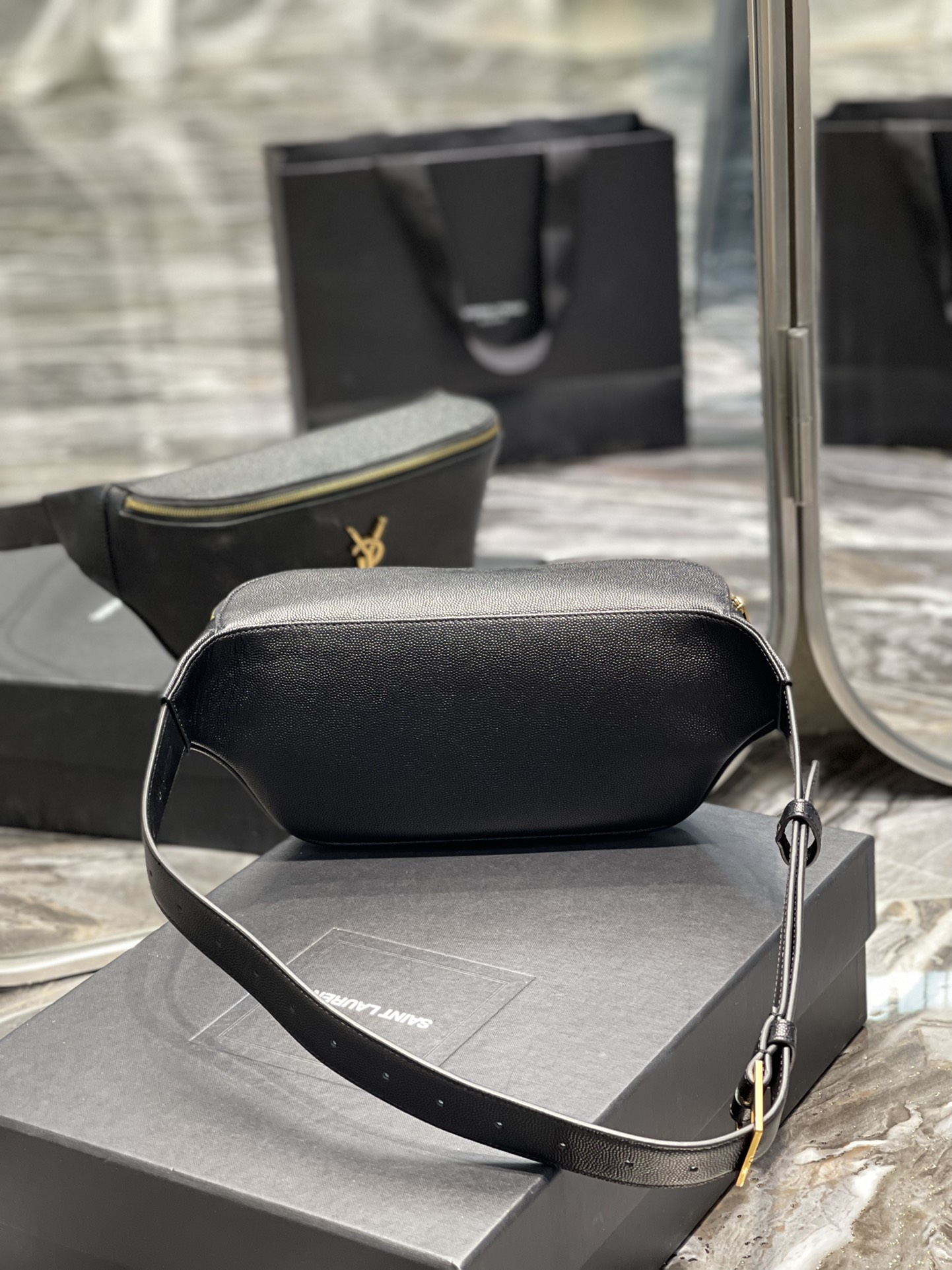 Y51 Classic Crossbody Waist Bag Gold
