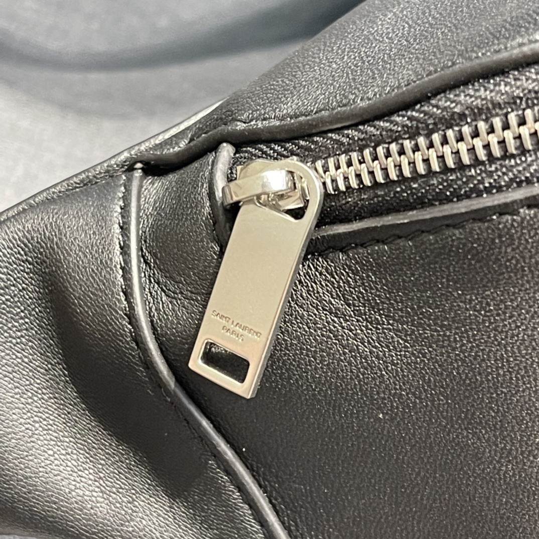 Y51 Classic Crossbody Waist Bag Silver