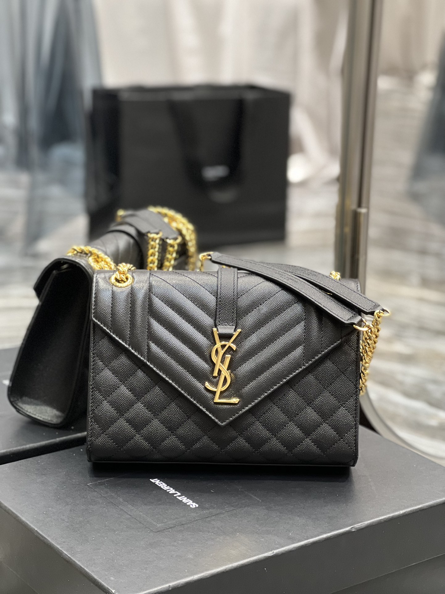 Y51 Envelope Bag Medium 487206