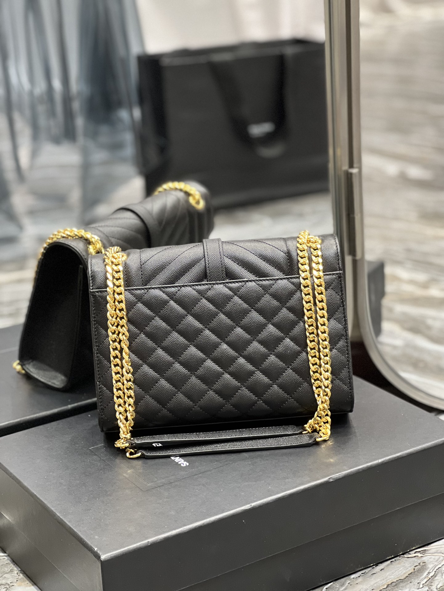 Y51 Envelope Bag Medium 487206