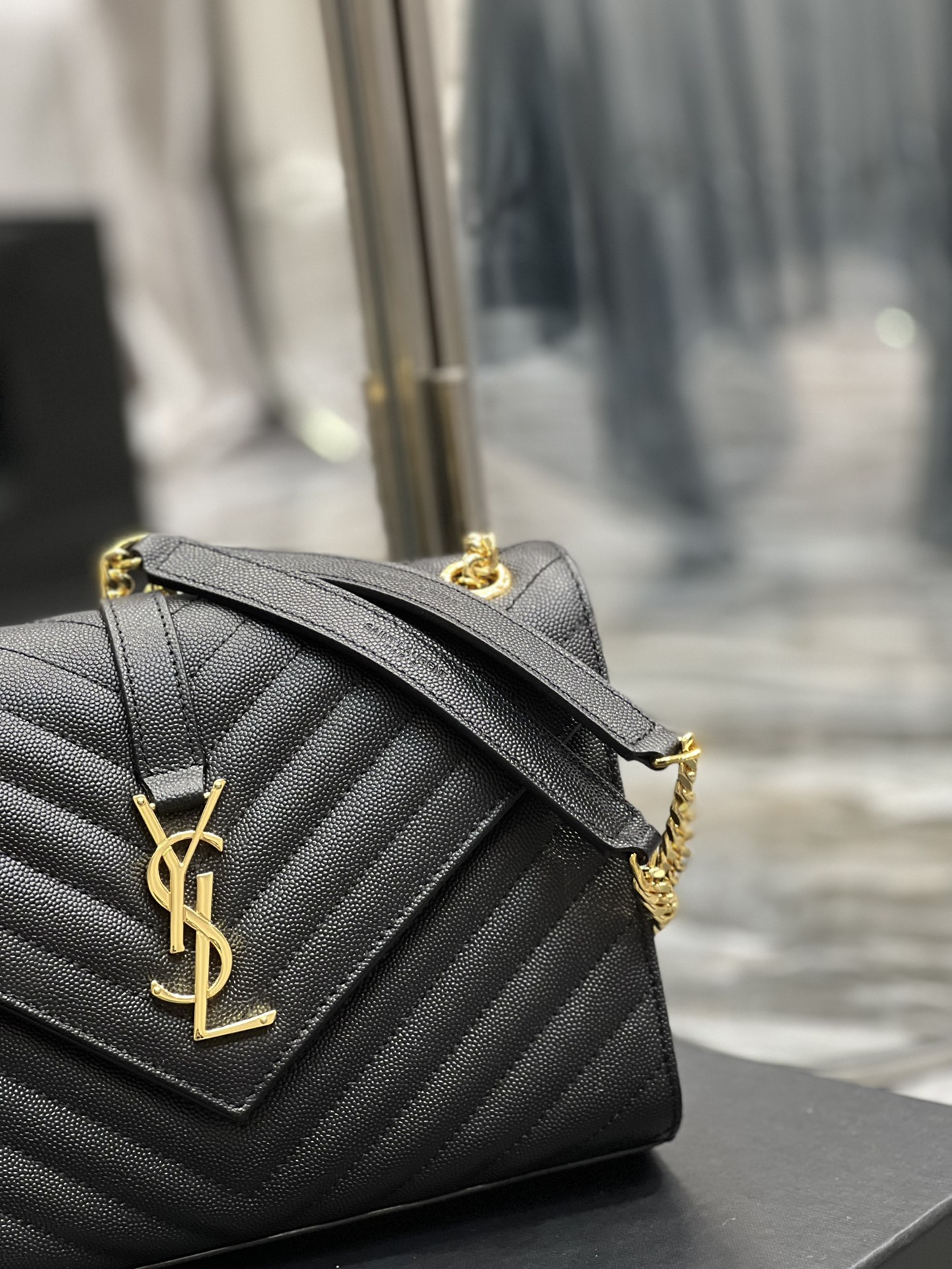 Y51 Envelope Shoulderbag 24cm