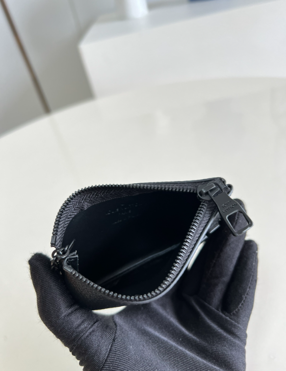 L0vis Vvtt0n Key Pouch M81031