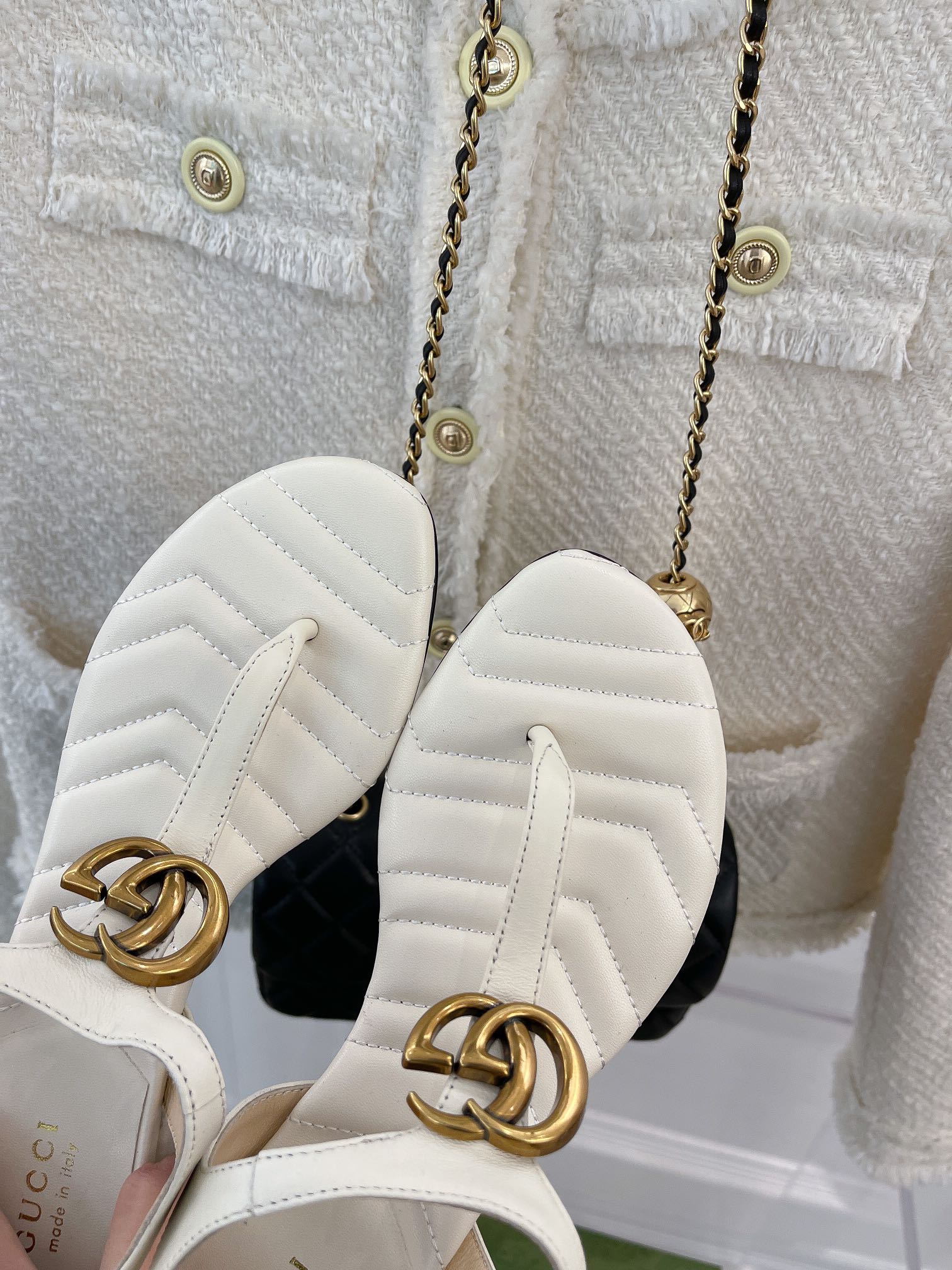 Gvc*1 Sandals White