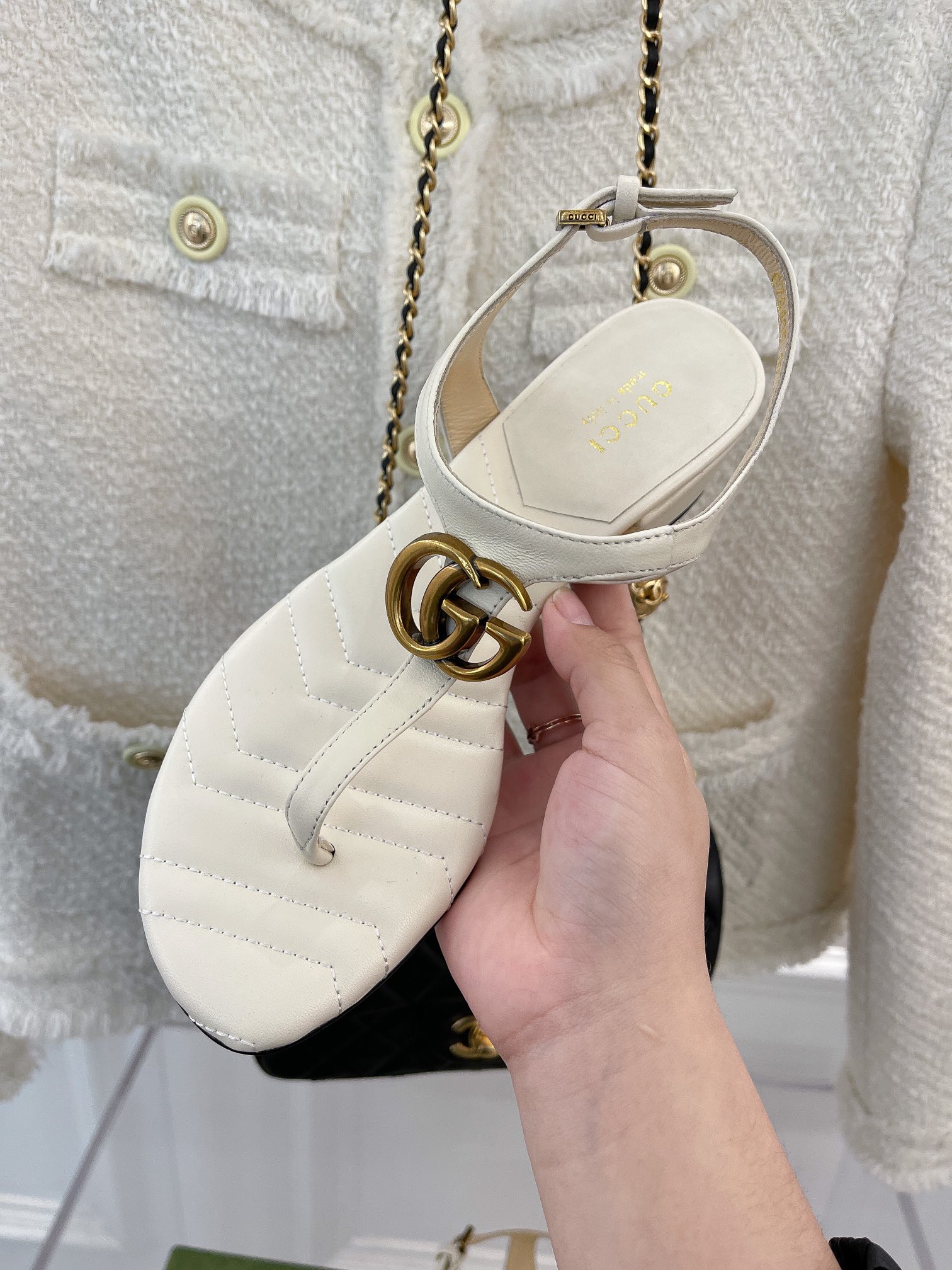 Gvc*1 Sandals White