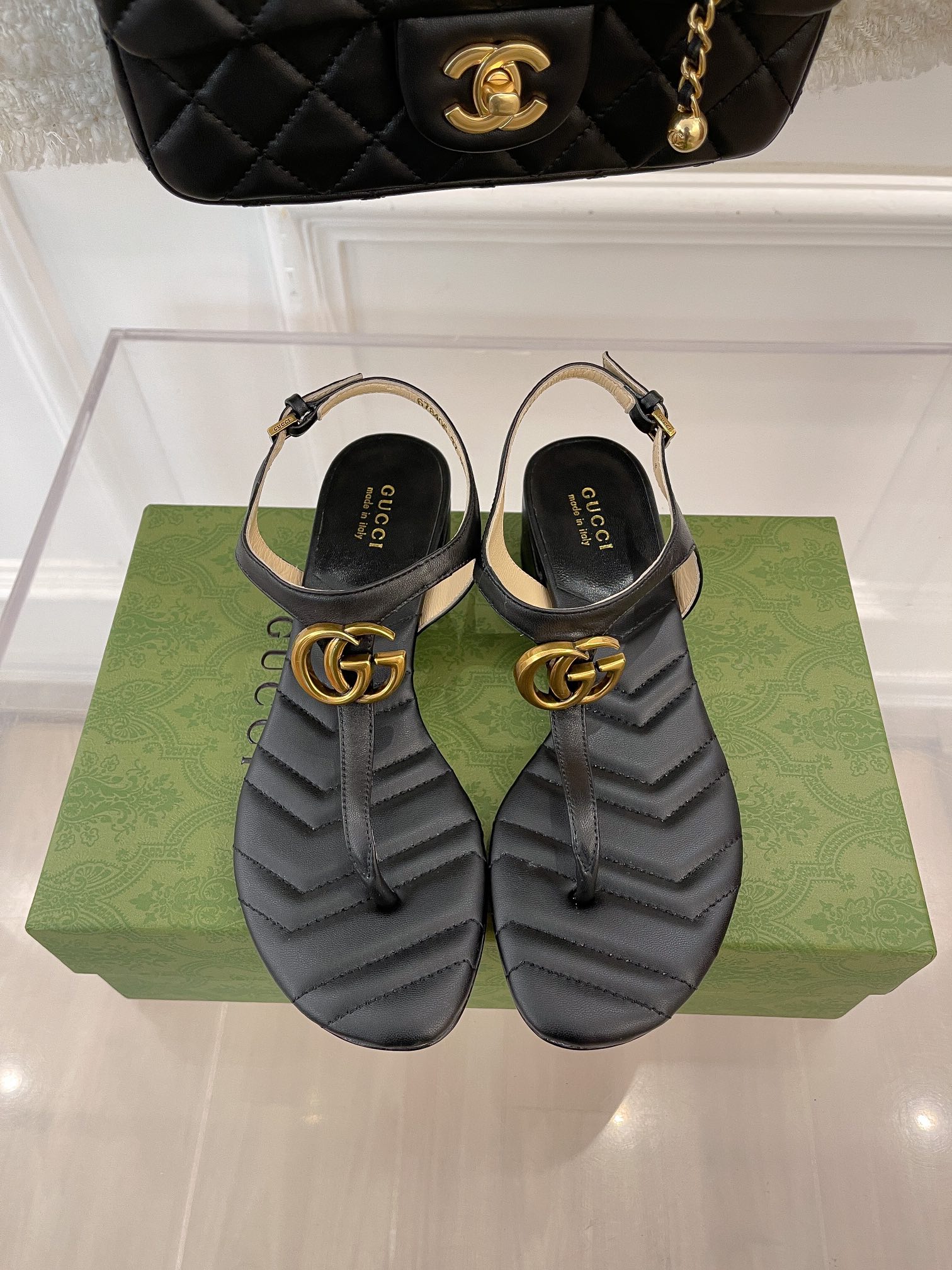 Gvc*1 Sandals Black
