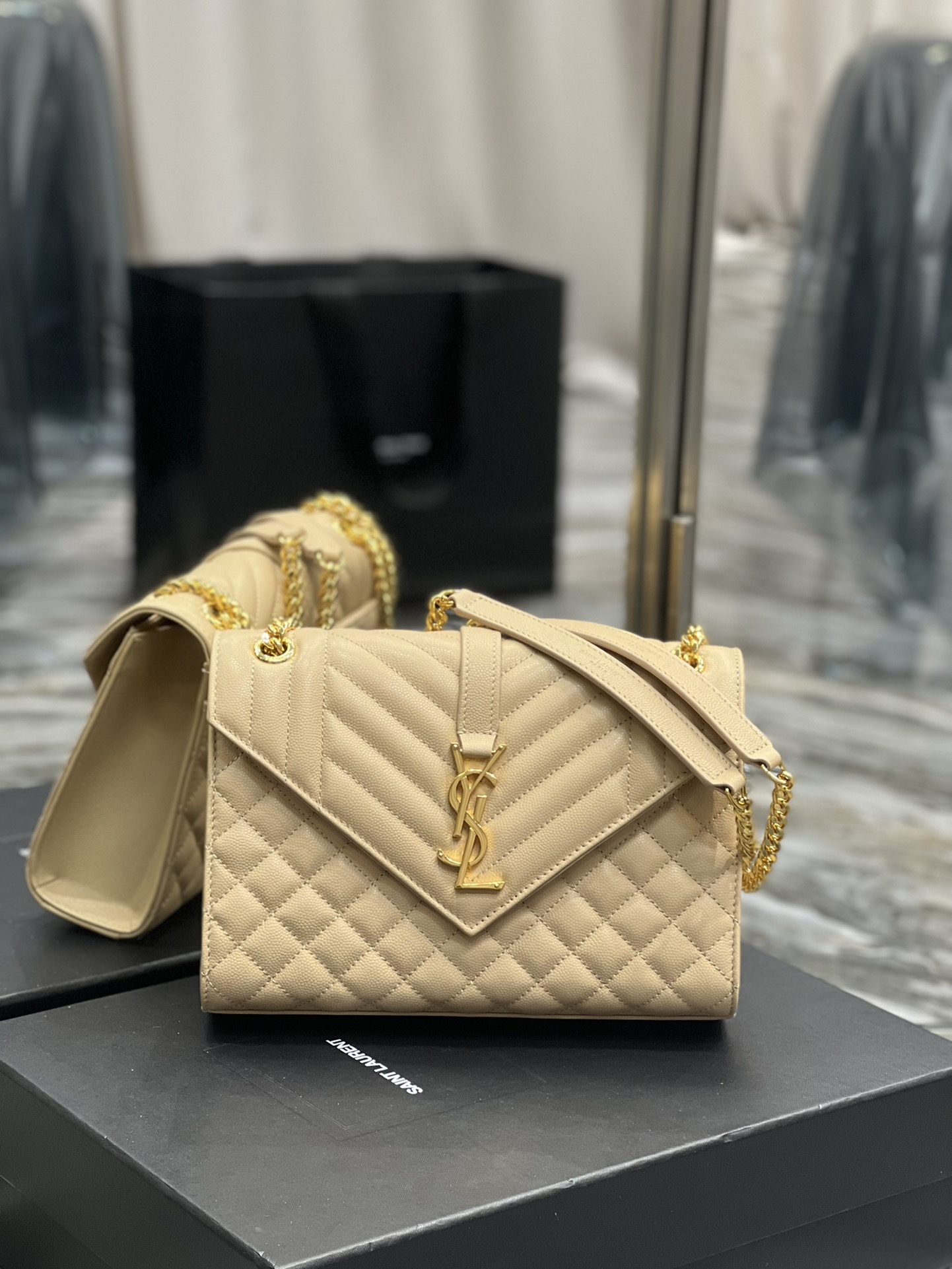 Y51 Envelope Shoulder Bag 24cm Apricot 487206
