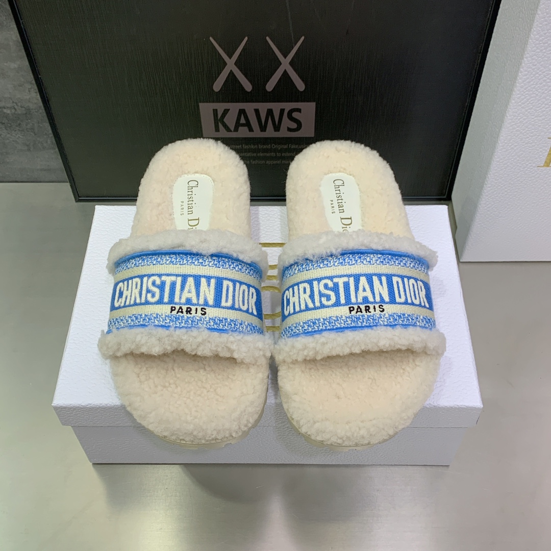 D10r Slippers Blue