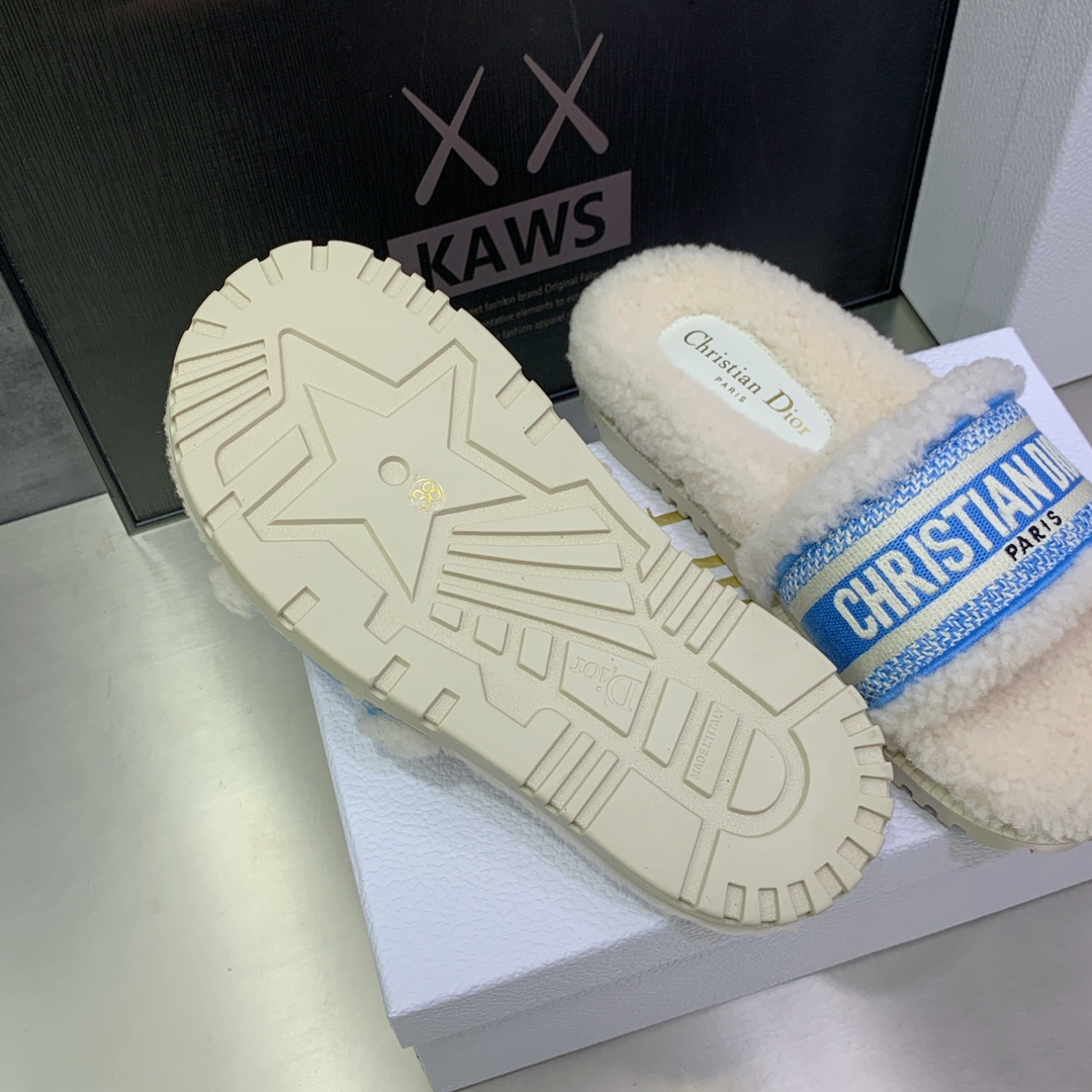 D10r Slippers Blue