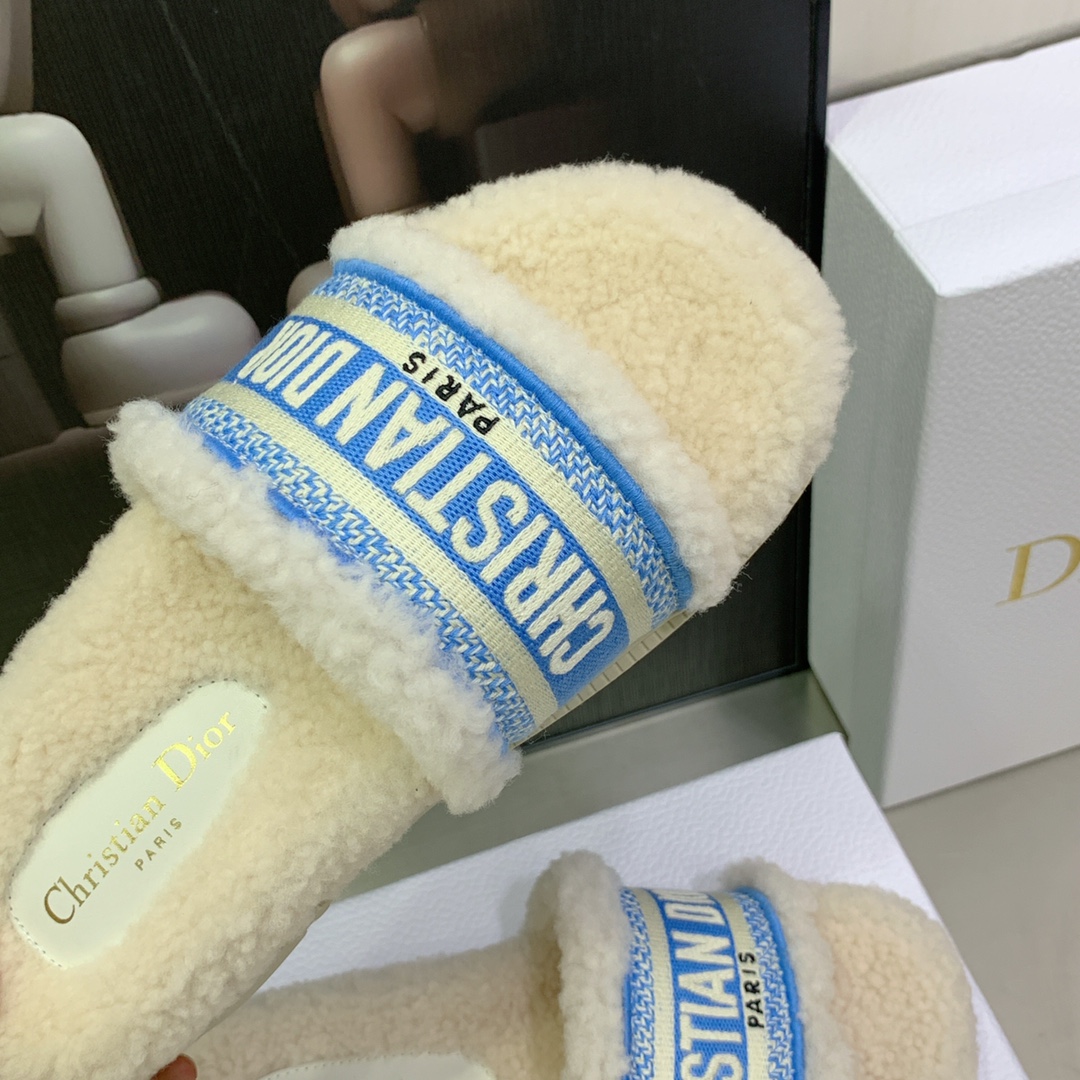 D10r Slippers Blue