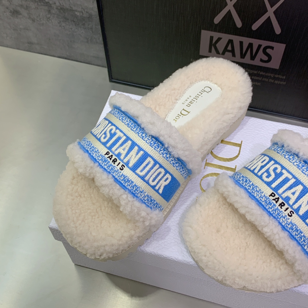 D10r Slippers Blue