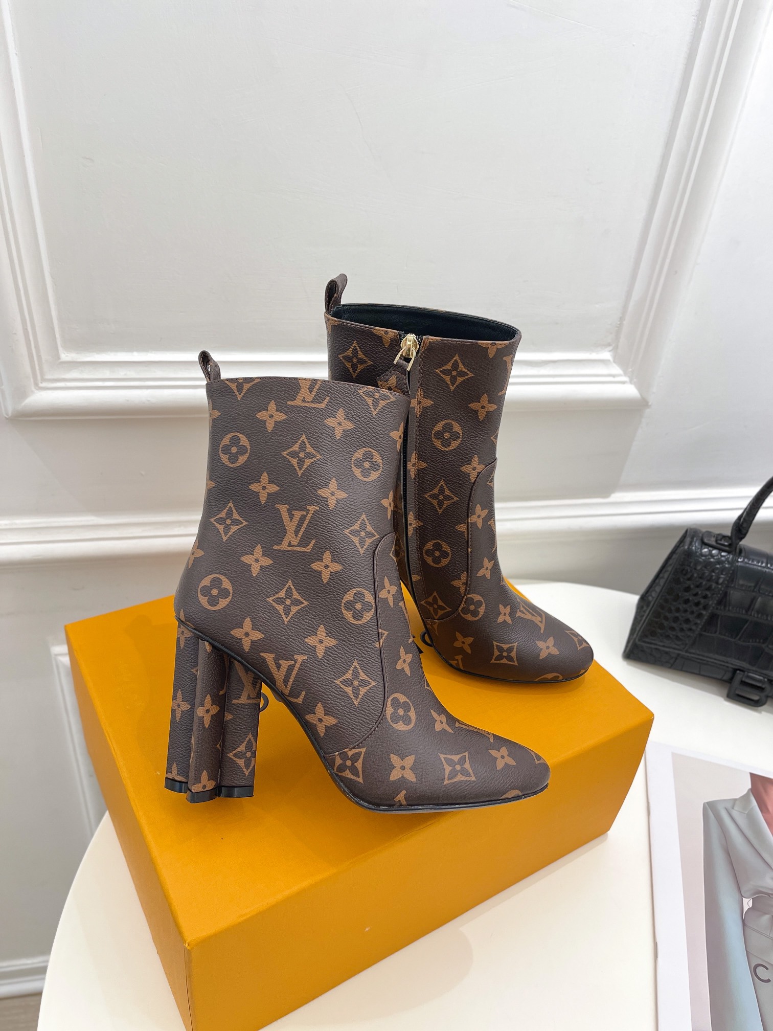 L0vis Vvtt0n Boots Heel 9.5CM Monogram