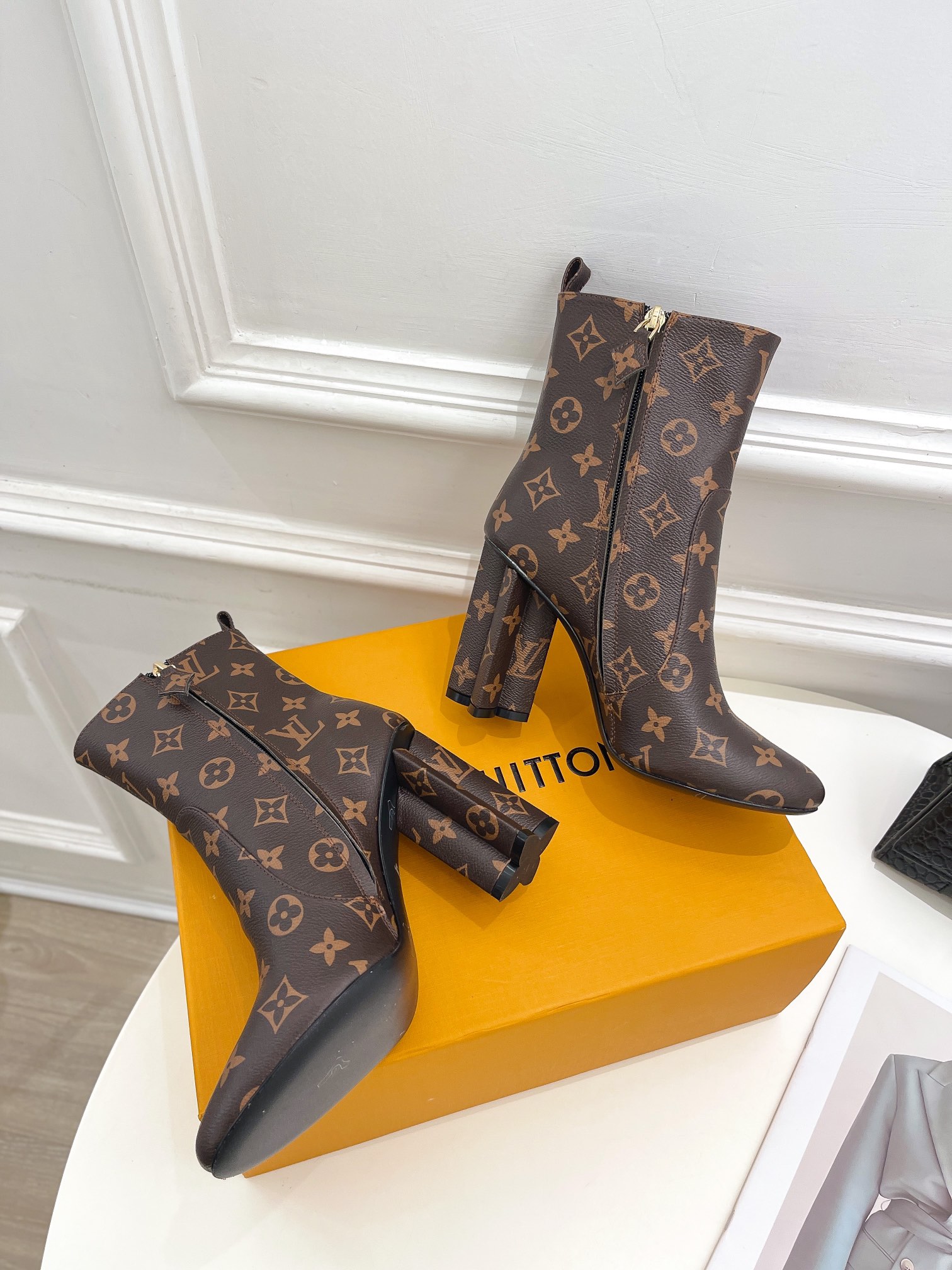 L0vis Vvtt0n Boots Heel 9.5CM Monogram