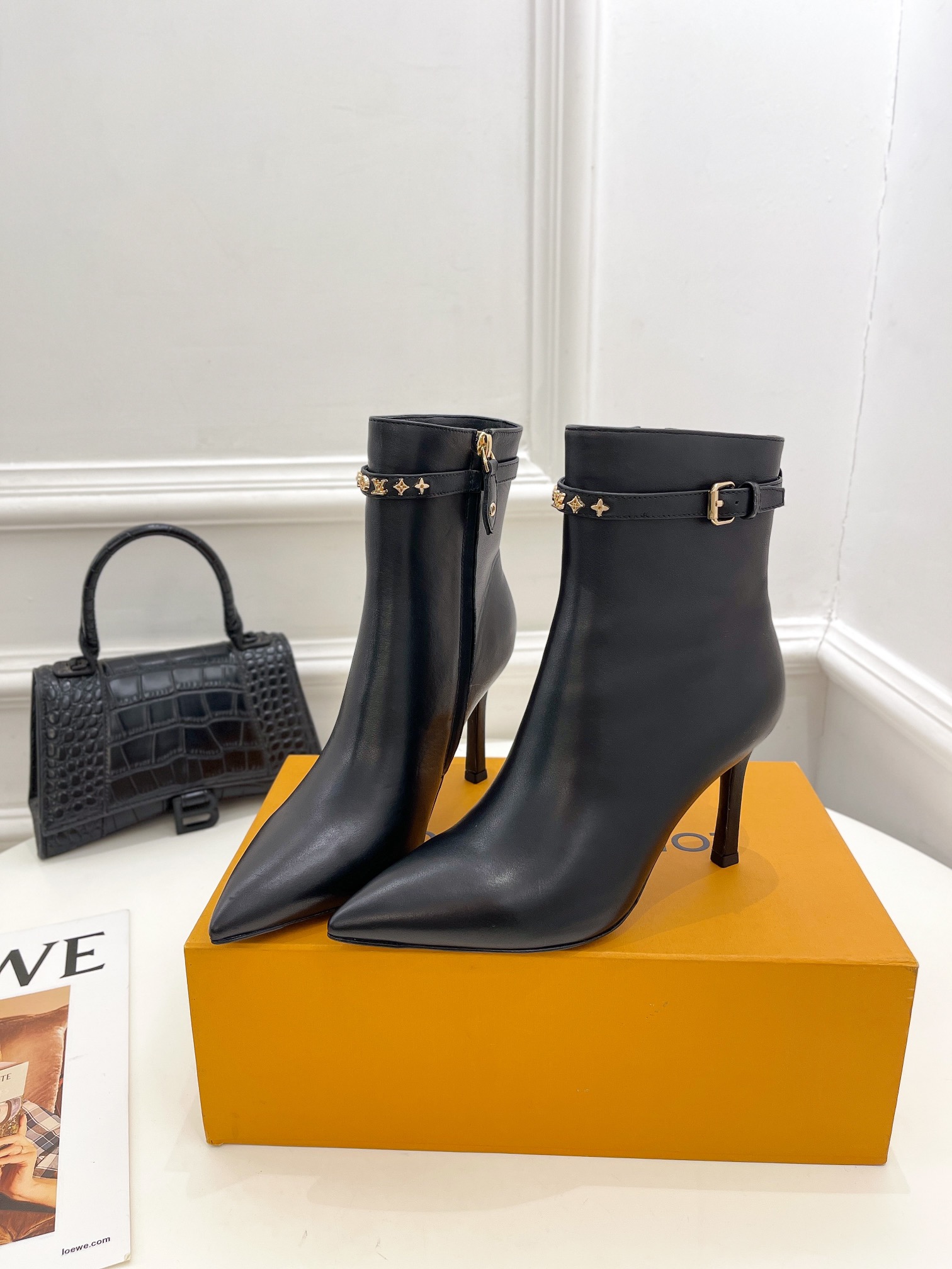 L0vis Vvtt0n Heel 8.5CM Black