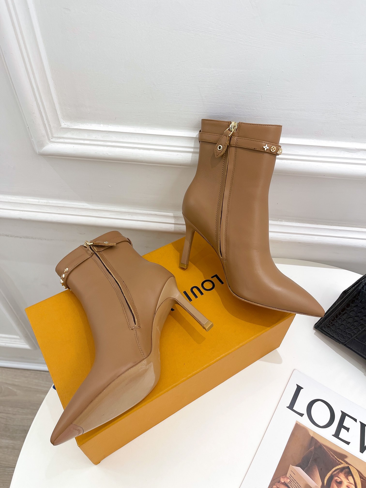 L0vis Vvtt0n Heel 8.5CM Brown