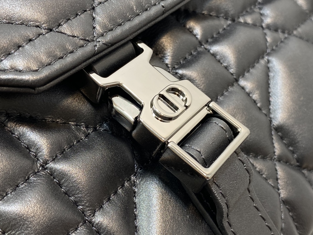 D10r Camp Bag Black