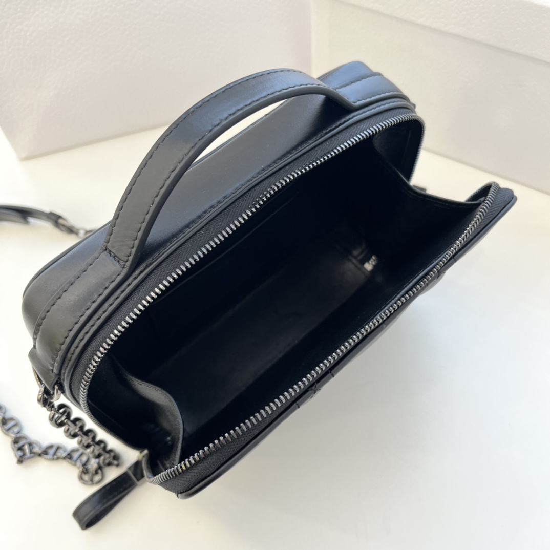 D10r Camera Bag Black