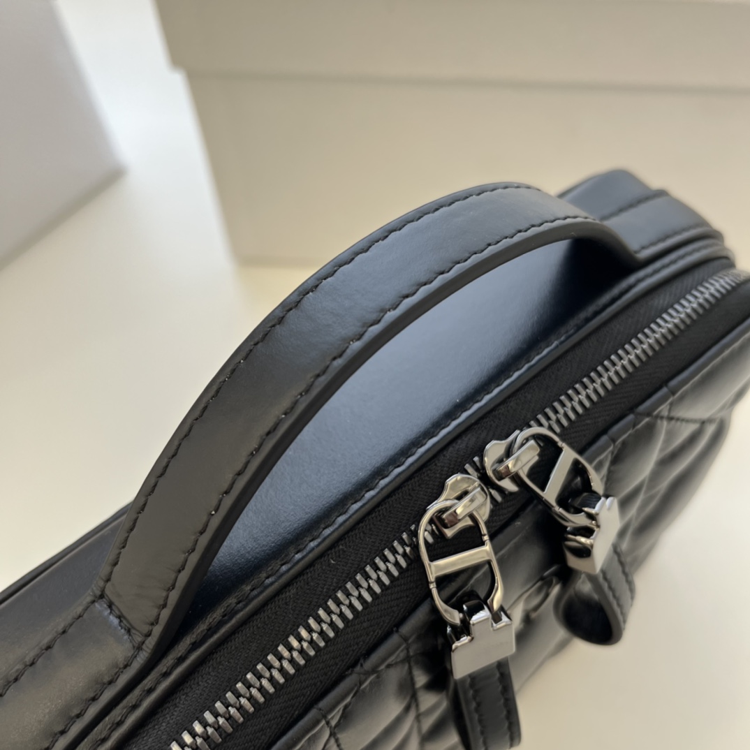 D10r Camera Bag Black
