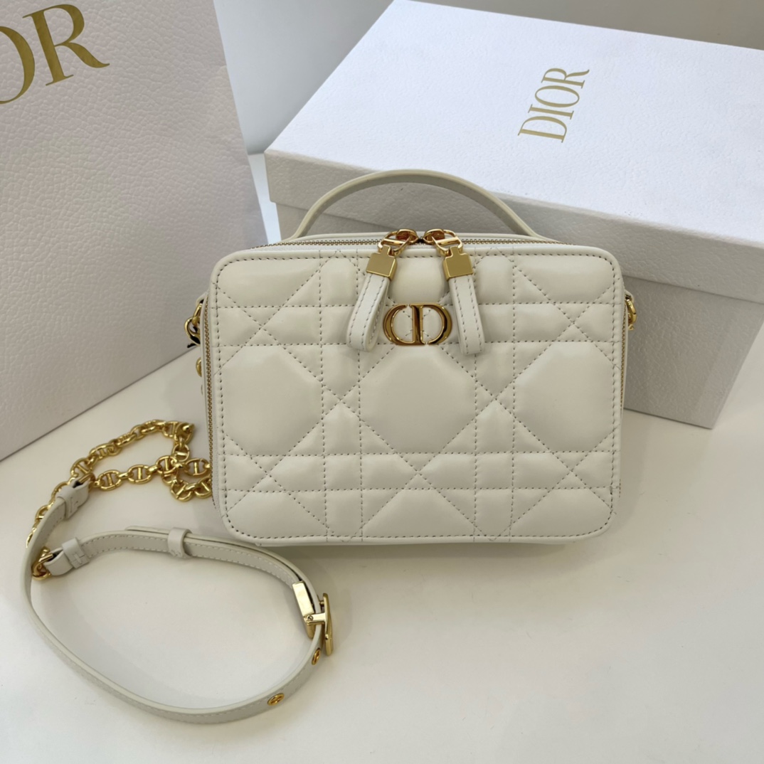 D10r Camera Bag White