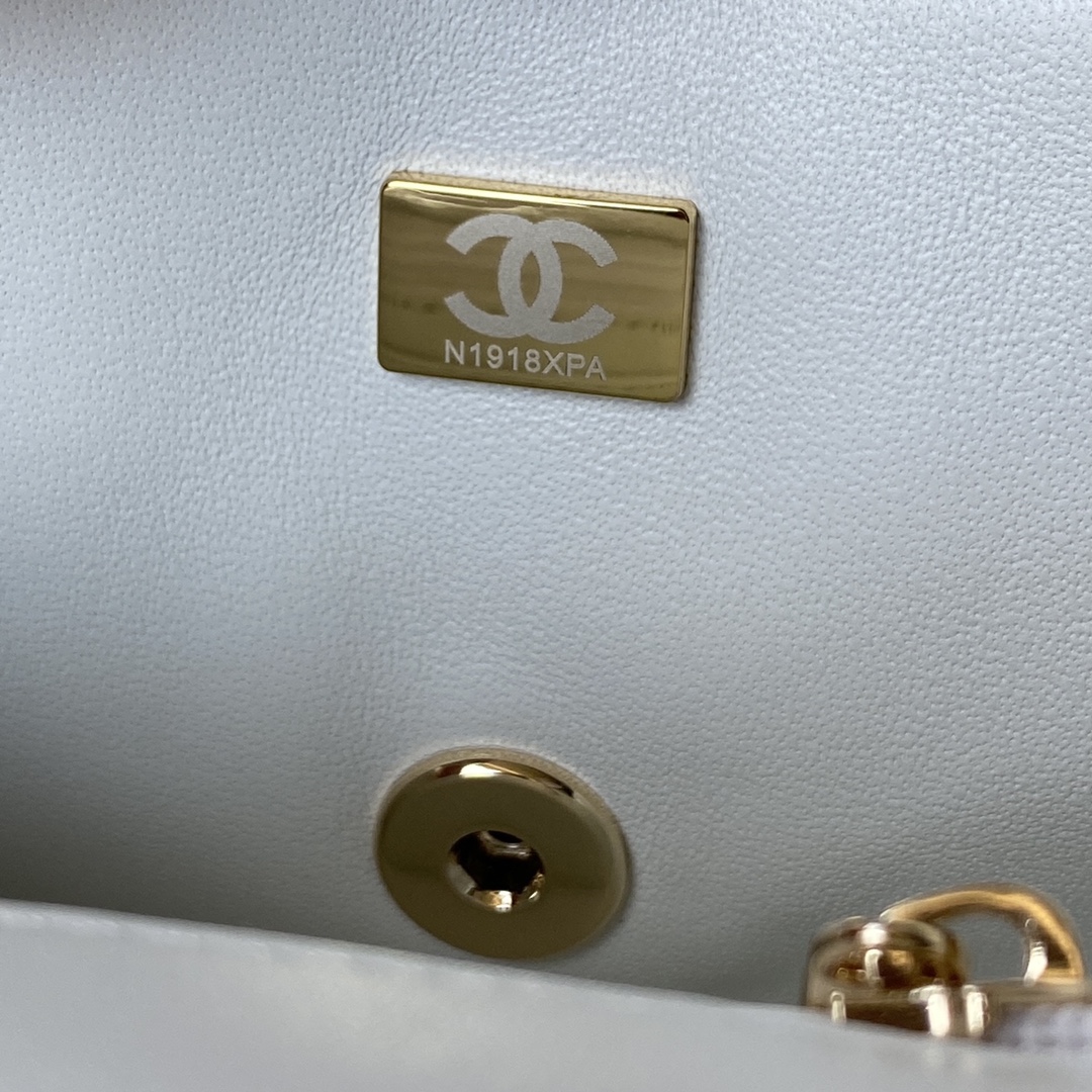 Ch**el Flap Handle Bag Lambskin 20cm White