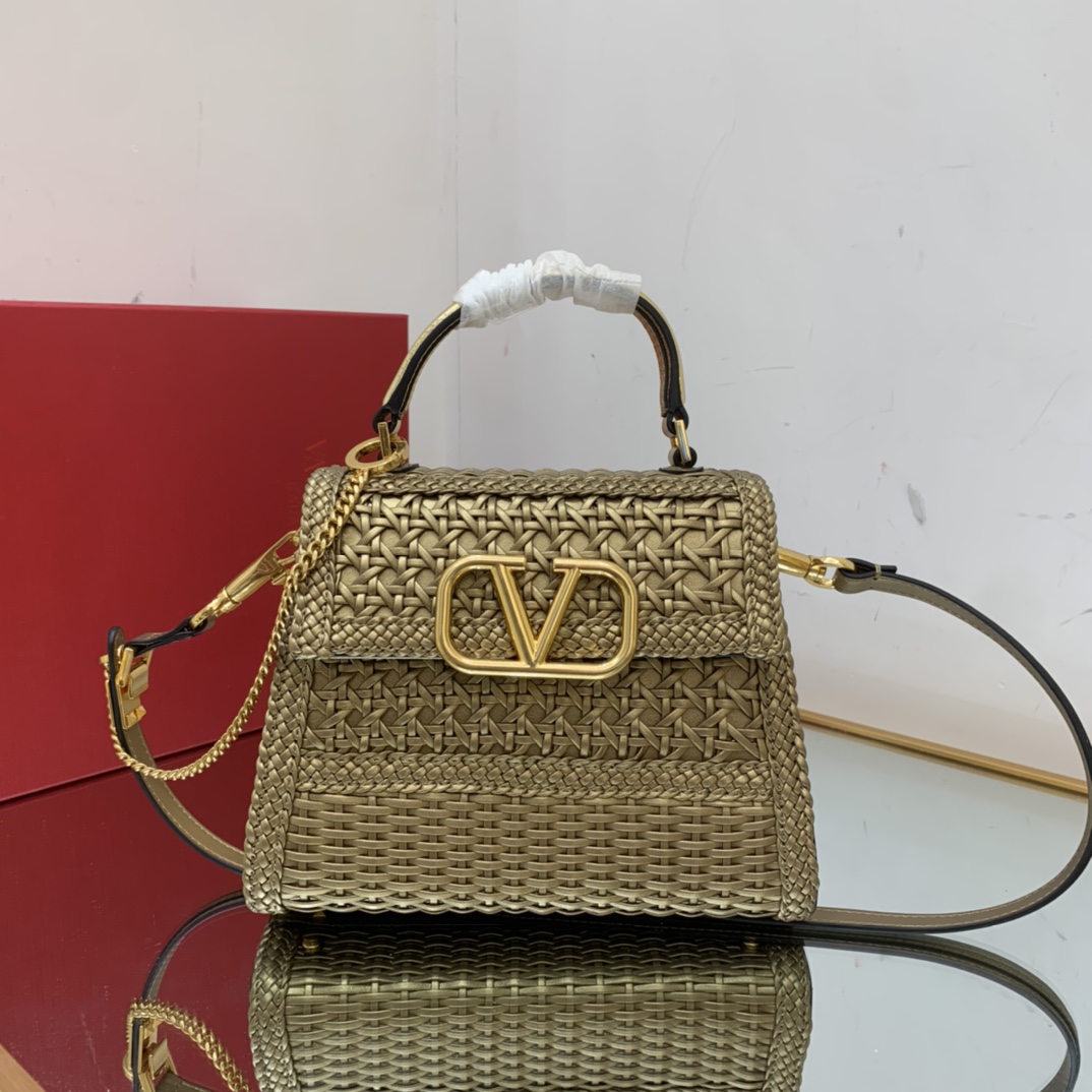 Va1e*ntin0 Garavani Small VSling Tote Bag 22cm