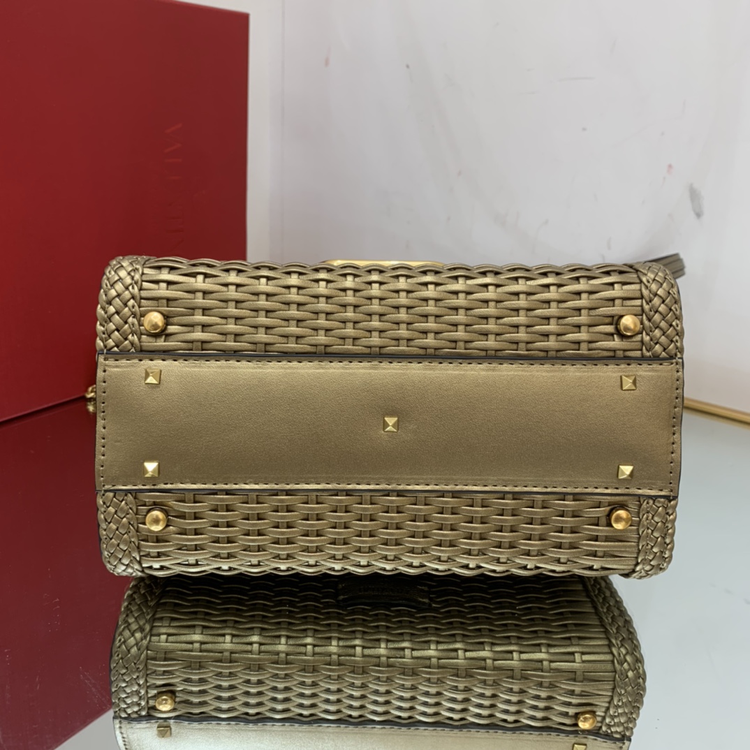 Va1e*ntin0 Garavani Small VSling Tote Bag 22cm
