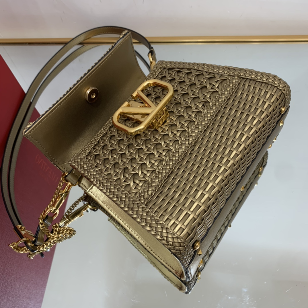 Va1e*ntin0 Garavani Small VSling Tote Bag 22cm
