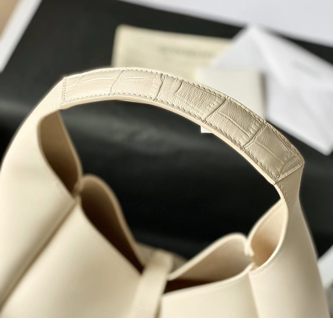 Givenchy G-Hobo Shoulder Bag WHite 31cm