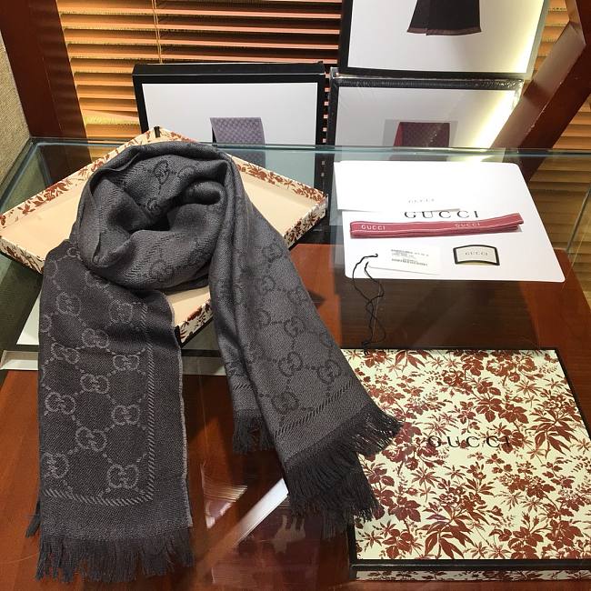 Gvc*1 Scarf 03
