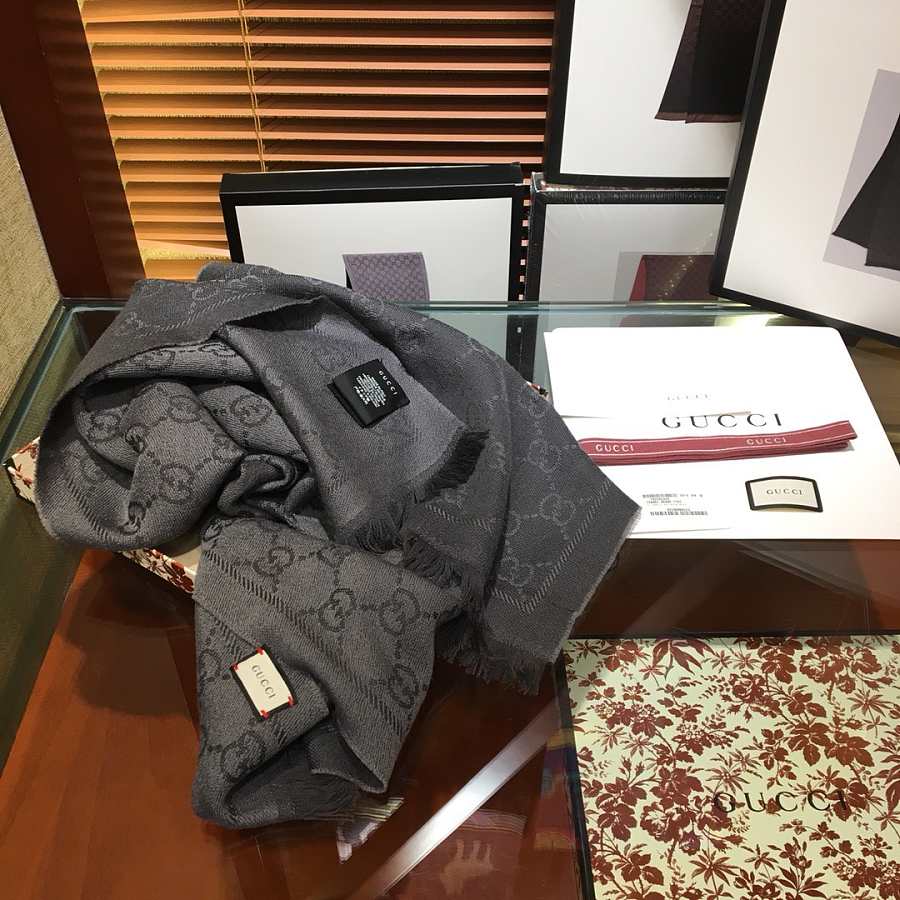 Gvc*1 Scarf 03